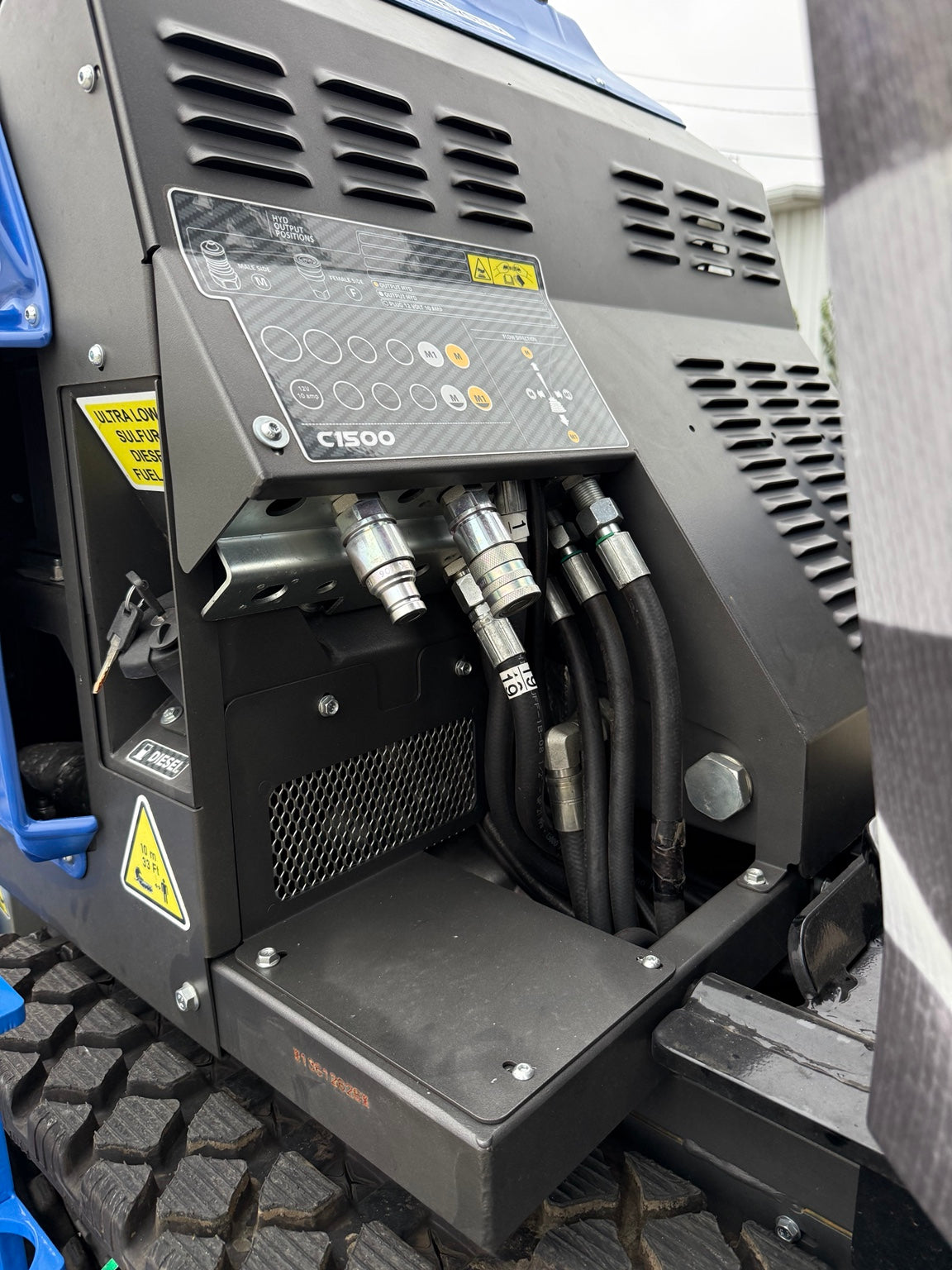 Fence Rex auxiliary hydraulic connections